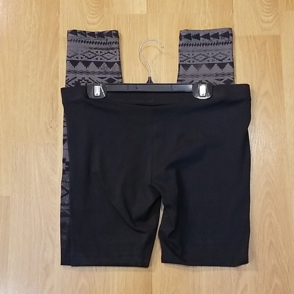 H&M Divided black & grey pattern leggings size 12 - Picture 1 of 5